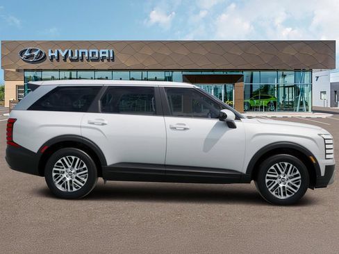 Used 2026 Hyundai Palisade SE FWD image 6
