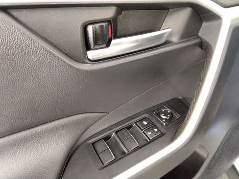 Used 2021 Toyota RAV4 XLE Premium image 24