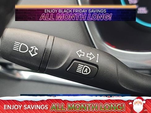 Used 2023 Chevrolet Traverse LT image 27