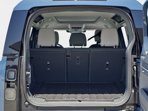 New 2026 Land Rover Defender 110 S AWD/4WD image 12