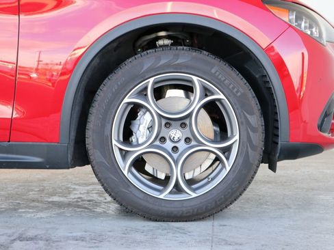 Used 2025 Alfa Romeo Stelvio Sprint image 16