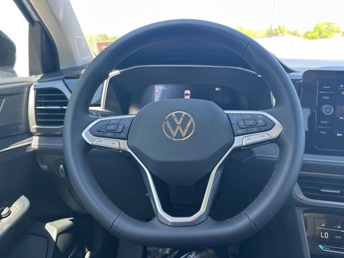 New 2026 Volkswagen Taos SE AWD/4WD image 11