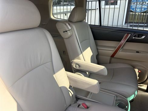 Used 2009 Toyota Highlander Limited FWD image 24