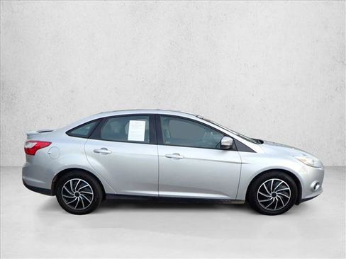Used 2013 Ford Focus SE w/ Super Fuel Economy (SFE) Pkg image 5