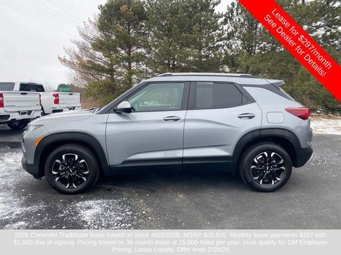 Used 2023 Chevrolet TrailBlazer LT image 2