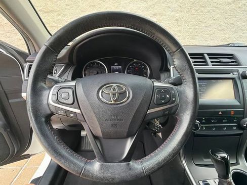 Used 2015 Toyota Camry SE FWD image 27