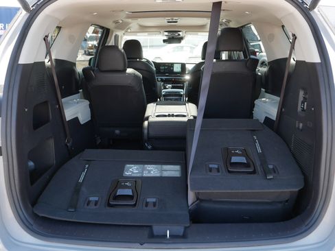 Used 2024 Kia Carnival SX Prestige FWD image 18