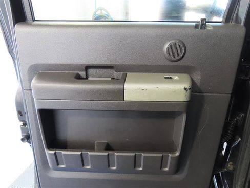 Used 2015 Ford F350 Lariat w/ Lariat Interior Package image 32