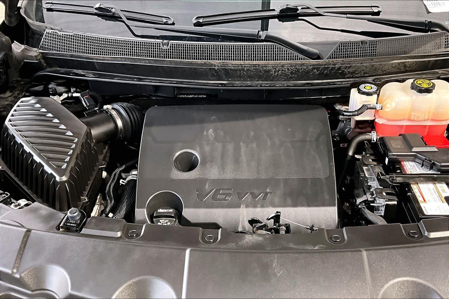 Used 2023 Chevrolet Traverse RS FWD image 31
