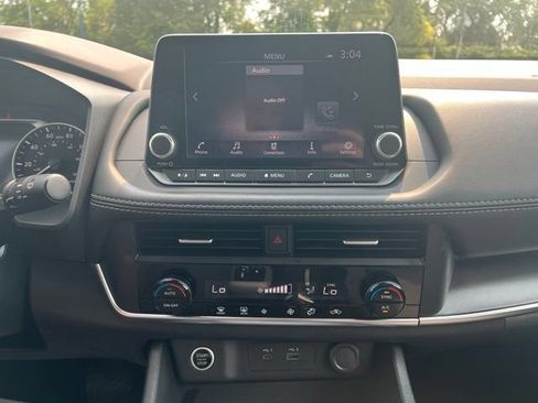 Used 2023 Nissan Rogue SV AWD/4WD image 16
