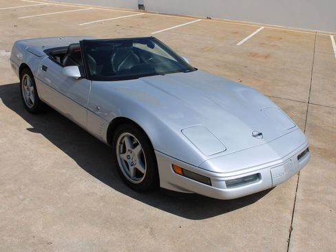 Used 1996 Chevrolet Corvette Convertible RWD image 35