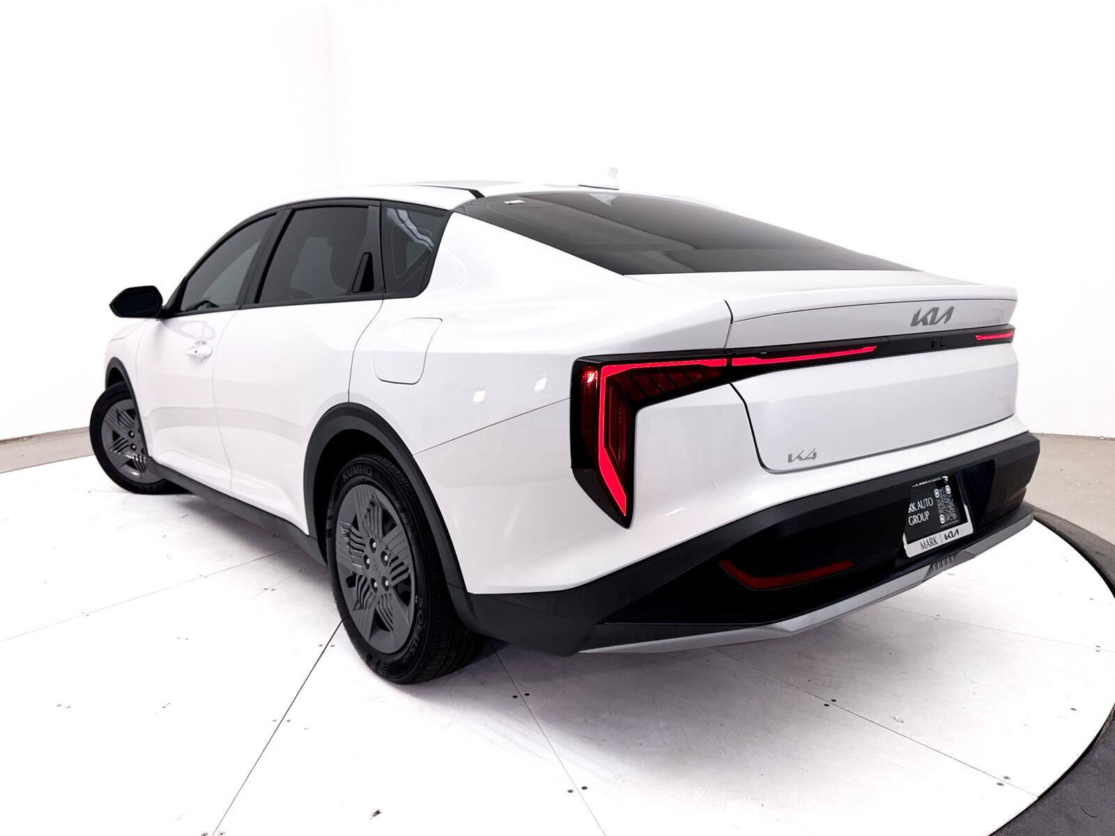 Used 2025 Kia K4 FWD image 2