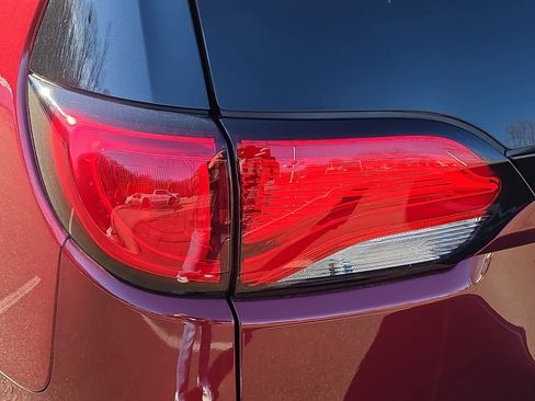 Used 2019 Chrysler Pacifica Limited w/ Advanced Safetytec Group image 11