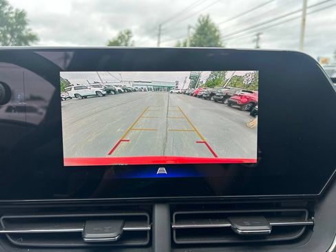 Certified 2024 Chevrolet Trax RS w/ Sunroof Package FWD image 19