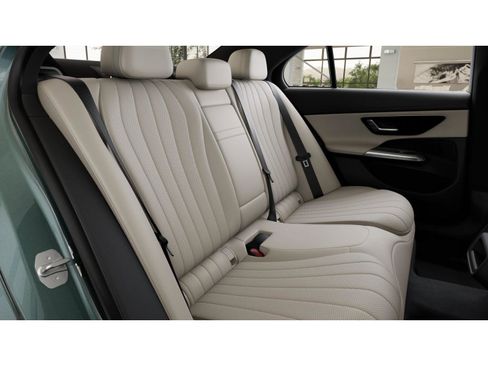 New 2026 Mercedes-Benz E 350 4MATIC Sedan image 5