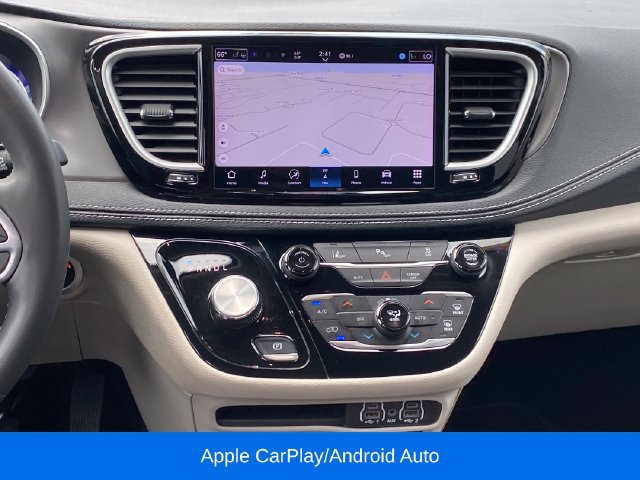 Used 2024 Chrysler Pacifica Limited FWD image 10