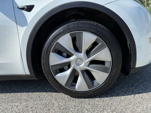 Used 2021 Tesla Model Y Long Range AWD/4WD image 7