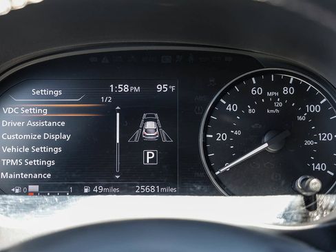 Used 2021 Nissan Kicks SR FWD image 22