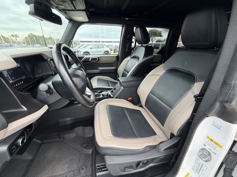 Used 2023 Ford Bronco Wildtrak image 27