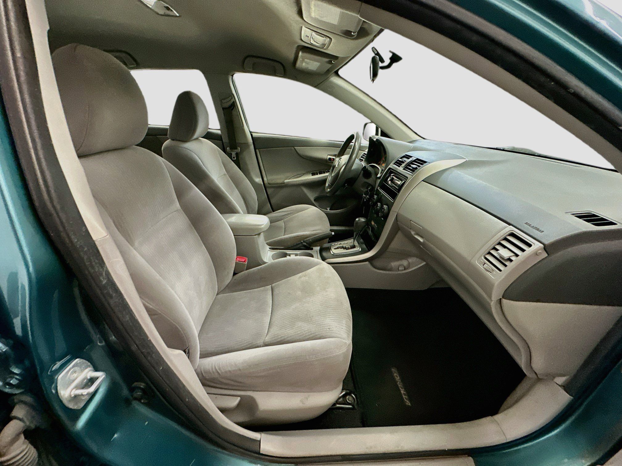 Used 2010 Toyota Corolla LE w/ All Weather Guard Pkg FWD image 28