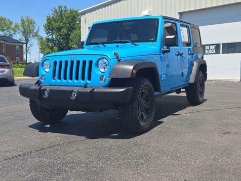 Used 2018 Jeep Wrangler Unlimited Sport w/ Connectivity Group AWD/4WD image 3