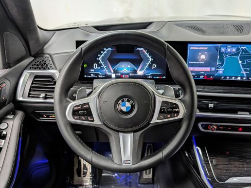 Used 2024 BMW X7 xDrive40i w/ M Sport Package image 39