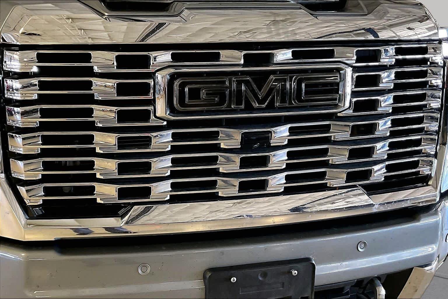 Used 2024 GMC Sierra 2500 Denali w/ Denali Reserve Package AWD/4WD image 30