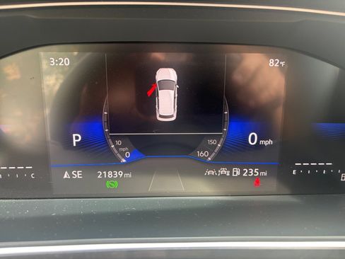 Certified 2024 Volkswagen Tiguan SE R-Line FWD image 11
