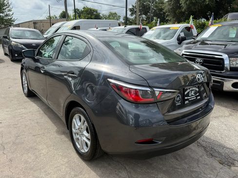 Used 2017 Toyota Yaris iA FWD image 5
