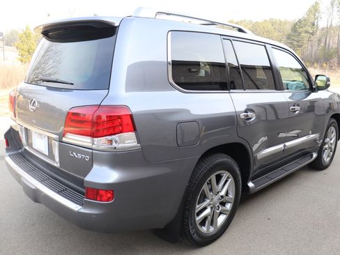 Used 2013 Lexus LX 570 4WD image 15