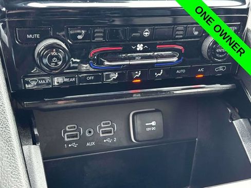 Used 2023 Jeep Grand Cherokee Limited AWD/4WD image 18
