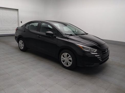 Used 2025 Nissan Versa S FWD image 11