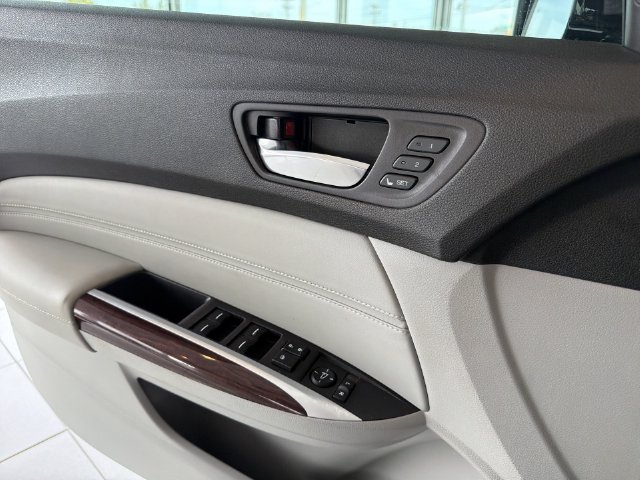 Used 2017 Acura TLX w/ Technology Package FWD image 22