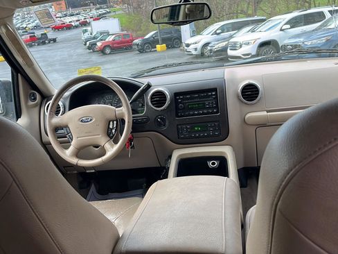 Used 2003 Ford Expedition Eddie Bauer image 26