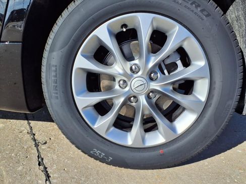 New 2026 Chrysler Pacifica Limited w/ Trailer Tow Group image 32