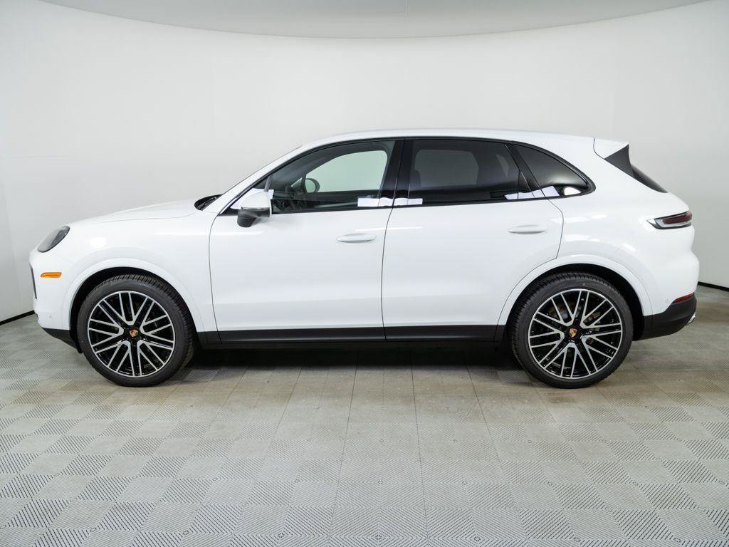 Used 2026 Porsche Cayenne AWD/4WD image 2