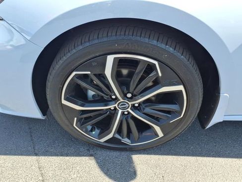 Used 2023 Nissan Altima 2.5 SR w/ SR Premium Package FWD image 4