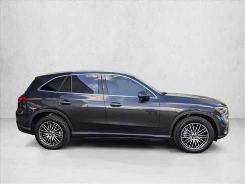 Used 2025 Mercedes-Benz GLC 300 image 4