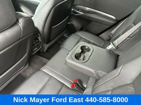 Used 2025 Cadillac XT4 Premium Luxury image 32