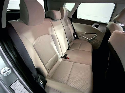 Used 2025 Kia Soul LX w/ LX Technology Package FWD image 23
