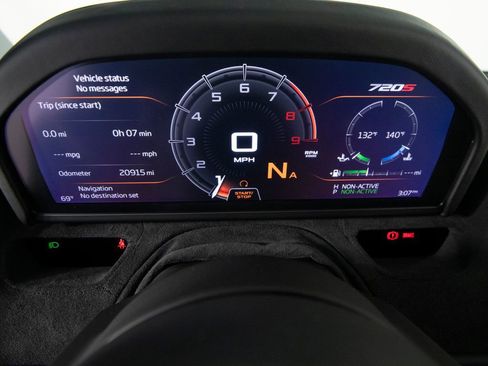 Used 2018 McLaren 720S Performance RWD image 19