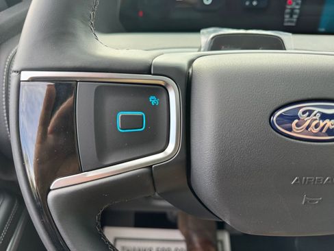 New 2025 Ford Expedition Max Platinum w/ Driver's Package image 31