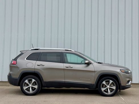 Used 2019 Jeep Cherokee Limited AWD/4WD image 7