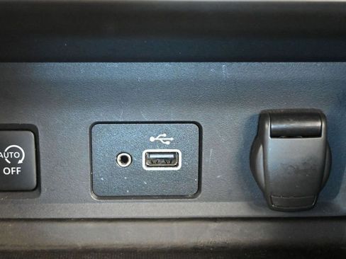 Used 2025 Nissan Sentra S FWD image 32