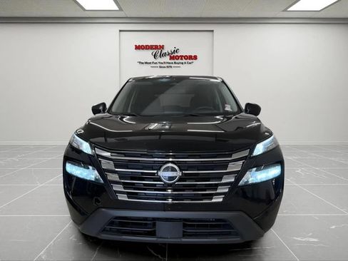 Used 2024 Nissan Rogue S AWD/4WD image 2