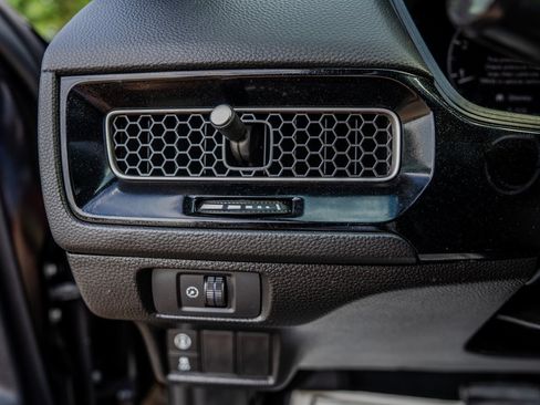 Used 2022 Honda Civic Sport image 18