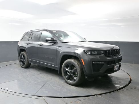 New 2026 Jeep Grand Cherokee Limited w/ Limited Altitude Package AWD/4WD image 3