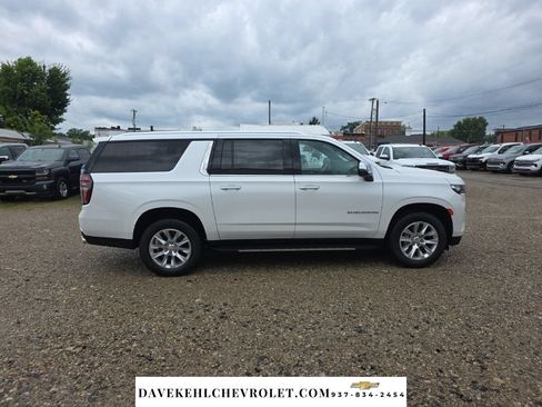 Used 2024 Chevrolet Suburban Premier AWD/4WD image 6