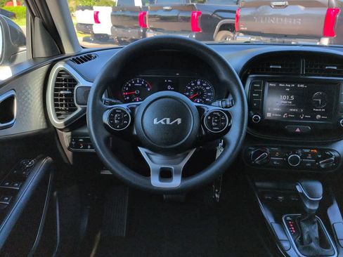 Used 2022 Kia Soul LX w/ Technology Package FWD image 15