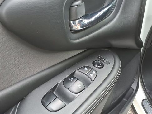 Used 2022 Nissan Murano S image 12